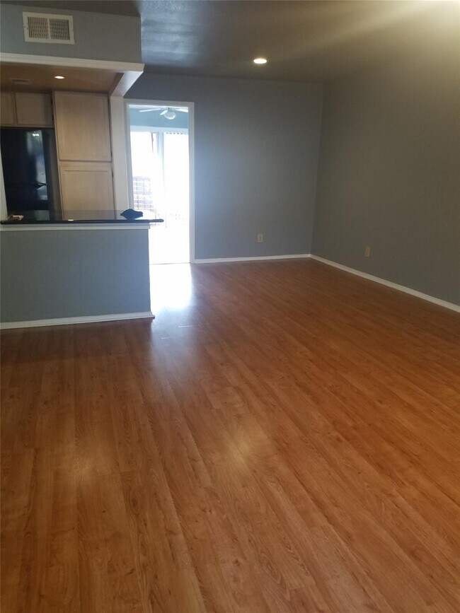 Foto del edificio - 15889 Preston Rd