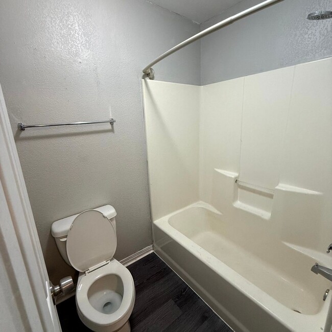 Foto del edificio - $400 Off 1st Full Month!* All Utilities In...