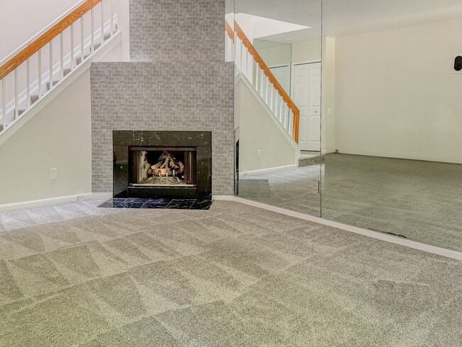 Building Photo - Spacious Condominium
