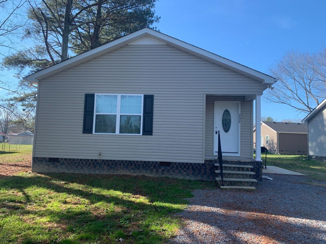 Primary Photo - Adorable Tullahoma Home!