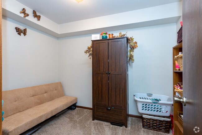 1HAB, 1BA - Lakeview Village