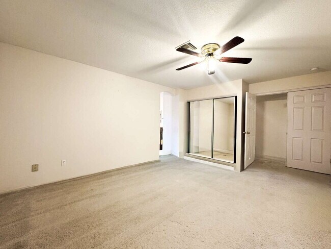 Foto del edificio - "Charming 3-Bedroom, 2-Bathroom Mesa Del S...
