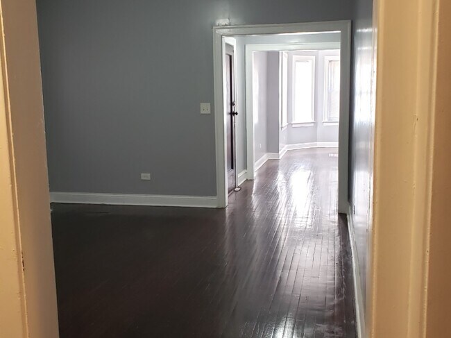 Foto del edificio - 7723 S Constance Ave