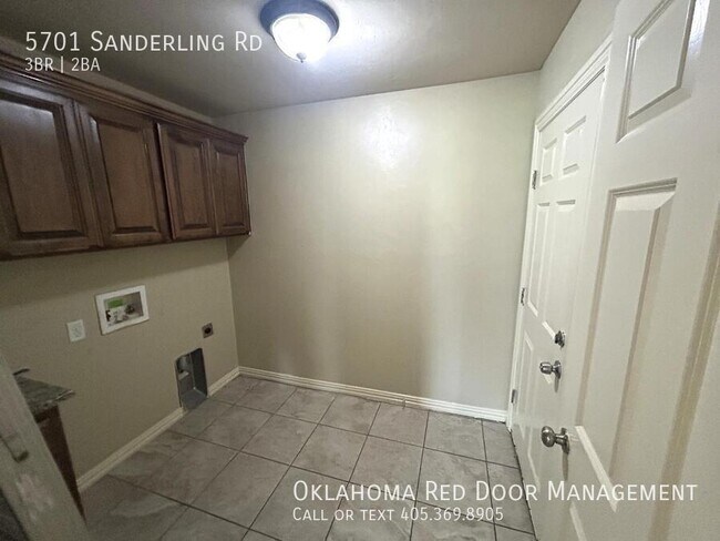 Building Photo - 5701 Sanderling Rd