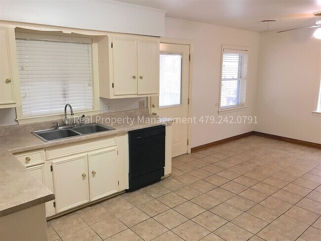 Foto del edificio - 1306 S 41st St