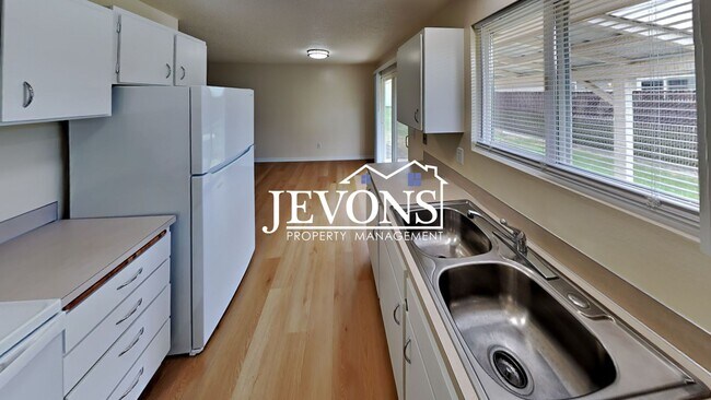 Building Photo - 404 S 81st Ave