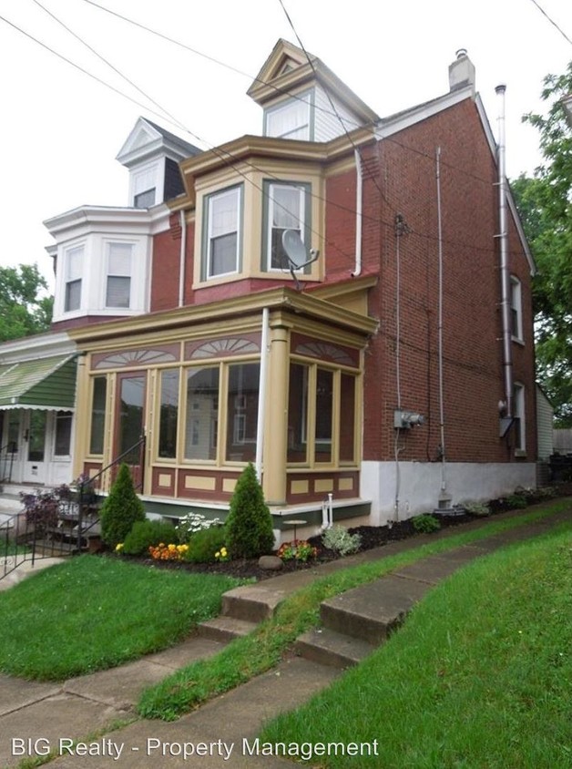 Foto del edificio - 4 br, 2 bath House - 208 Walnut St