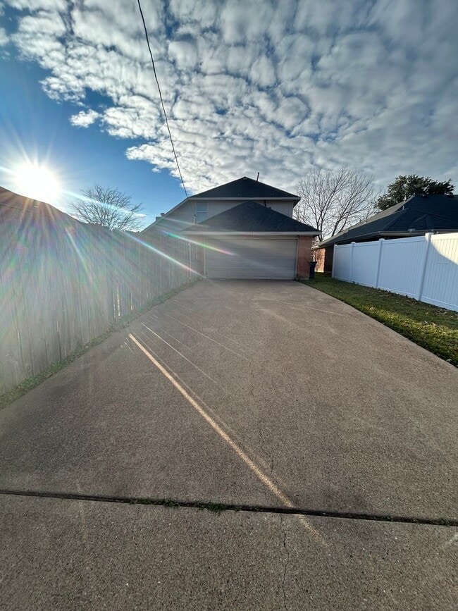 Building Photo - 4420 St Francis Ave