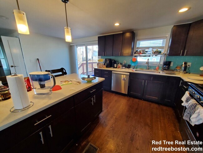 Foto del edificio - 77 Rock Glen Rd