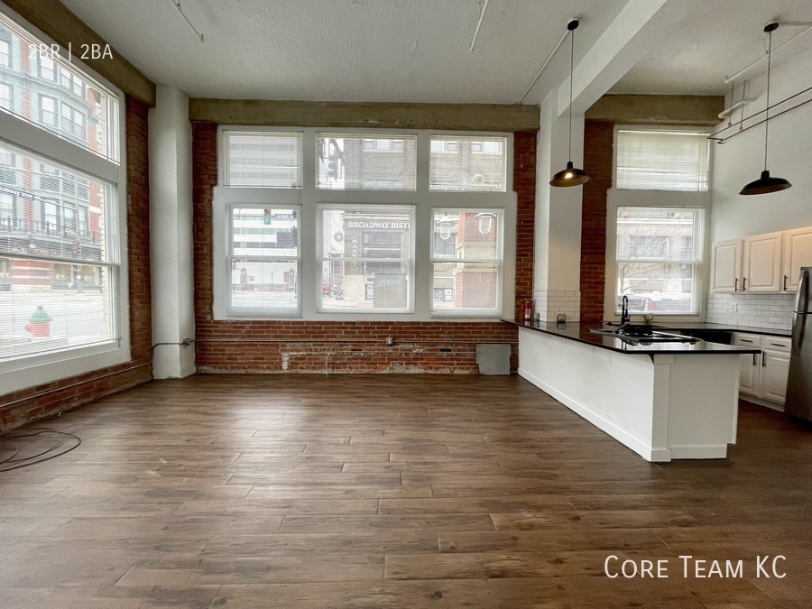 Primary Photo - Large first floor loft downtown!