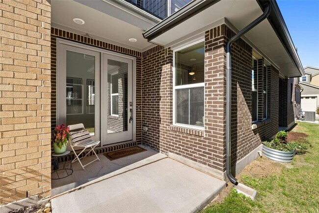 Foto del edificio - 2516 Simond Ave