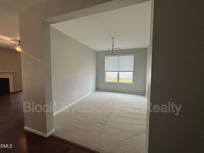 Building Photo - 4 White Spruce Ct