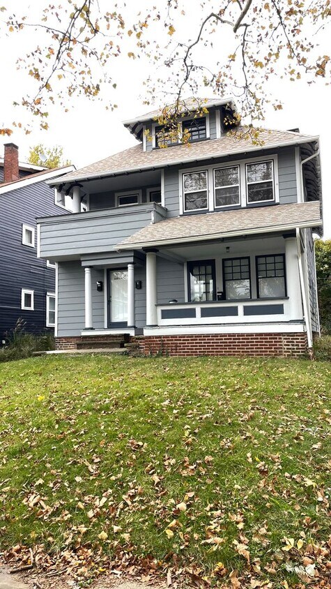 Primary Photo - 1627 Hillcrest Rd