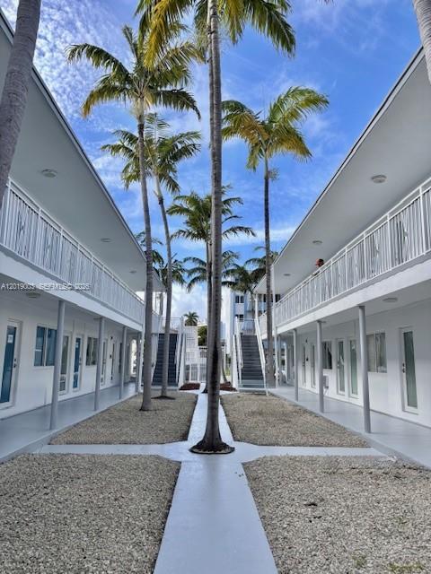 Foto del edificio - 7445 Harding Ave