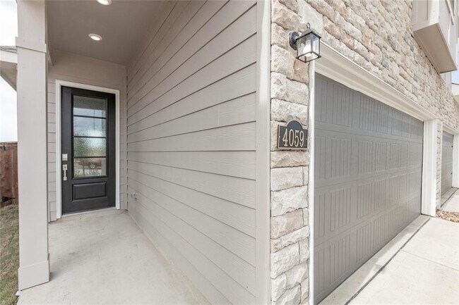 Building Photo - 4059 Champlain Wy