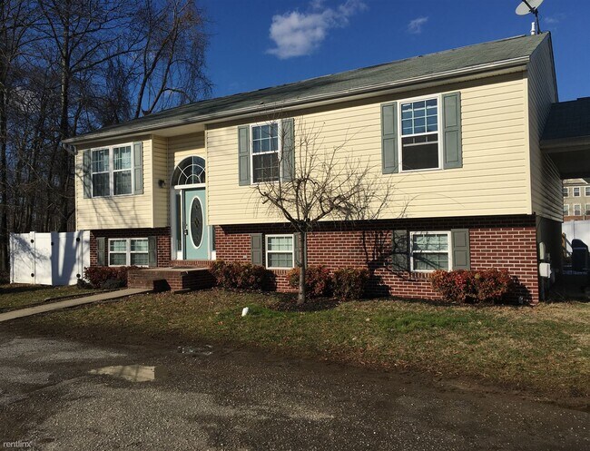 Building Photo - 4 br, 3 bath House - 7980 Solley Rd Unit A