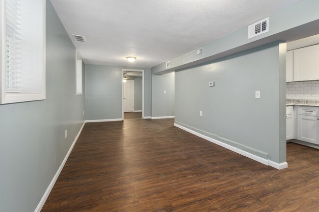Building Photo - 2539 Cherry St