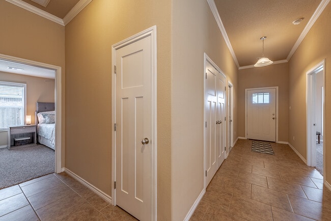 Building Photo - 3605 Davidson Dr