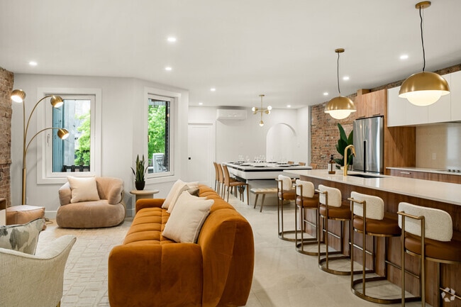 Building Photo - 4276 R. Saint-Denis