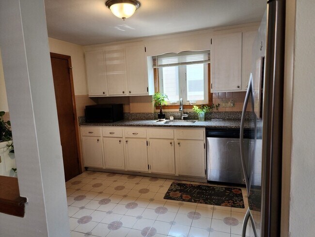 Building Photo - 9 Wollitzer Ln
