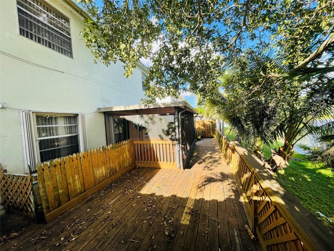 Foto del edificio - 13976 Langley Pl