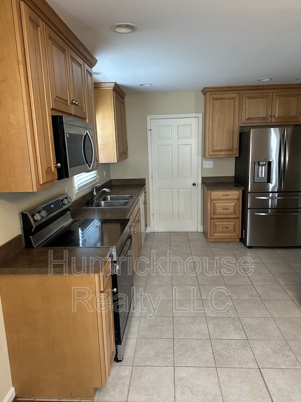 Foto del edificio - 1133 Wimbledon Rd