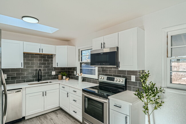 Foto del edificio - 1425 Northview Dr