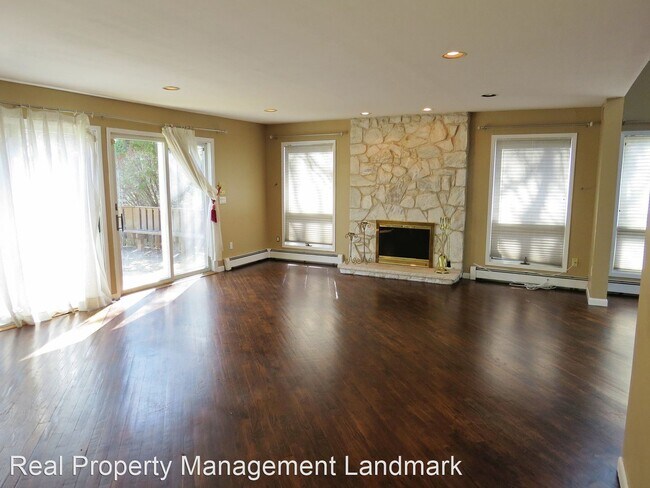 Building Photo - 6 br, 3 bath House - 11 Deanna Ct