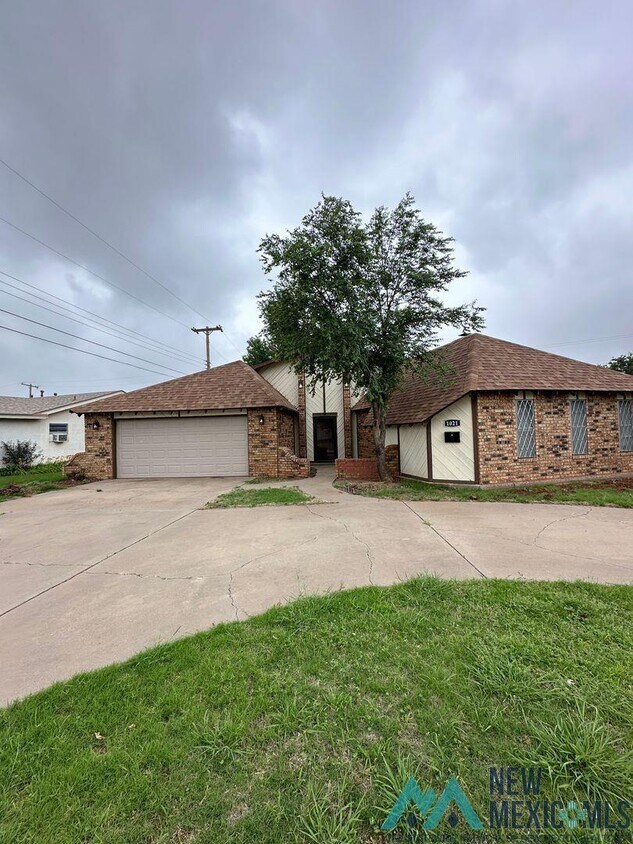 1021 W Yucca Ave, Clovis, NM 88101 House Rental in Clovis, NM