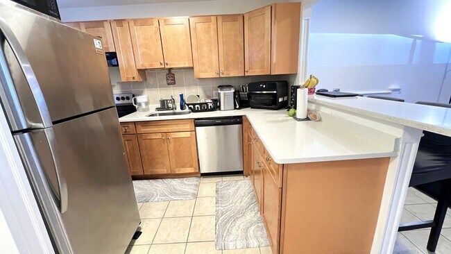 Building Photo - 400 Governors Dr