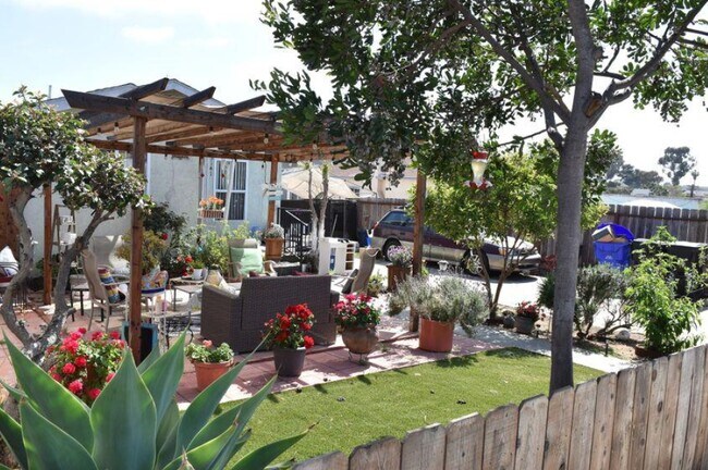 Foto del edificio - 3137-3141 Valle Ave