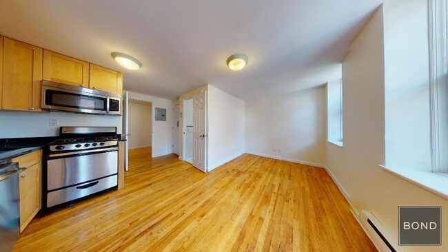 Building Photo - 273 Mott St
