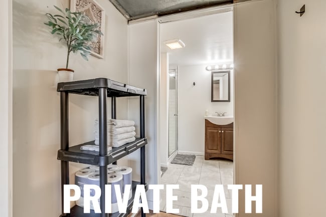 Building Photo - 9341 Hoffman Way