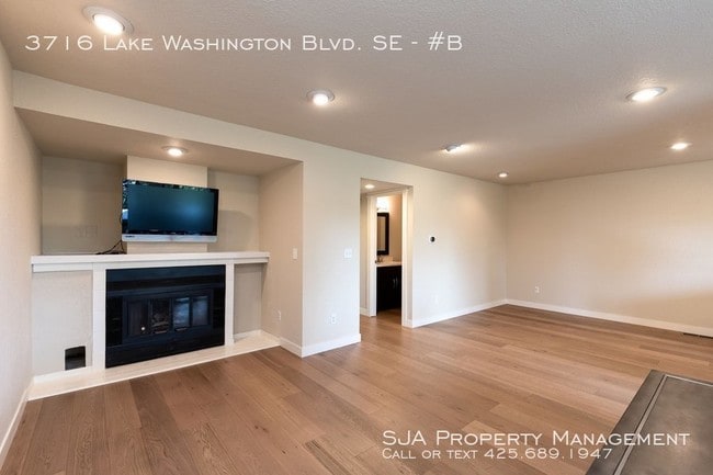Building Photo - Renovated 4 Bedroom Bellevue Condo