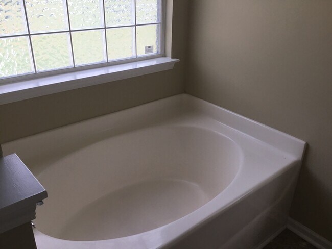 Foto del edificio - 1216 Bicycle Ct