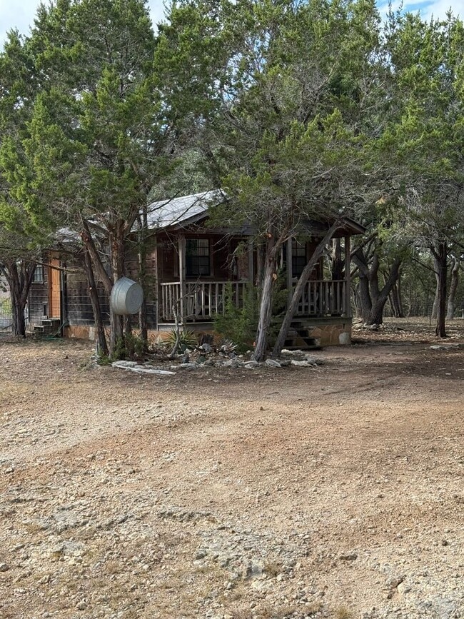 Building Photo - NEW ON MARKET
