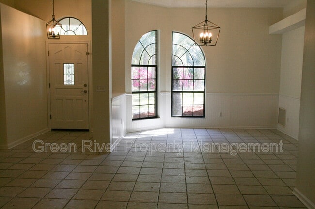 Foto del edificio - 6106 Pine Ave