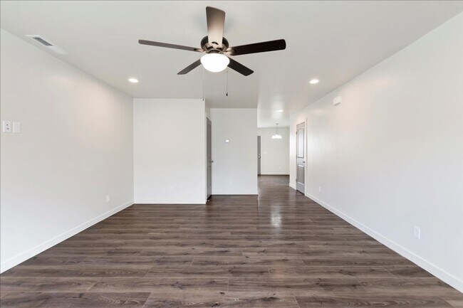 Building Photo - Ravenna Lane Apartments