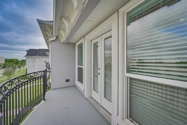 Foto del edificio - 7617 Renaissance Blvd