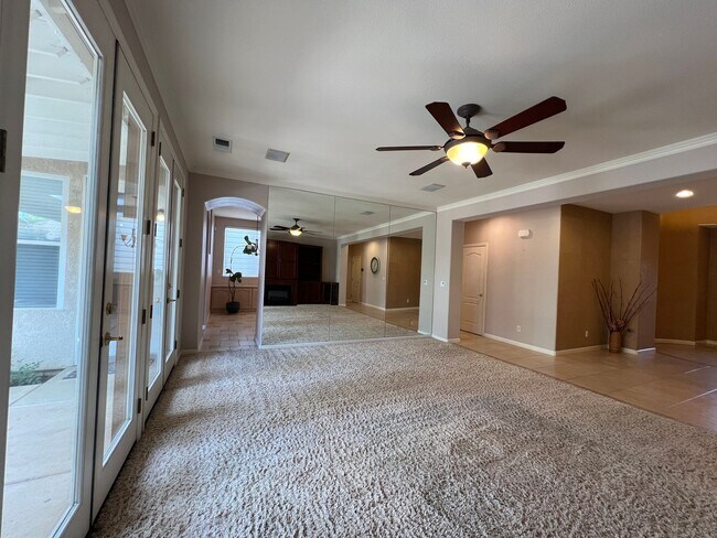 Foto del edificio - 2456 E Marquise Ct
