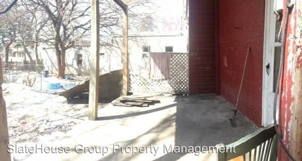 Building Photo - 340 S Queen St