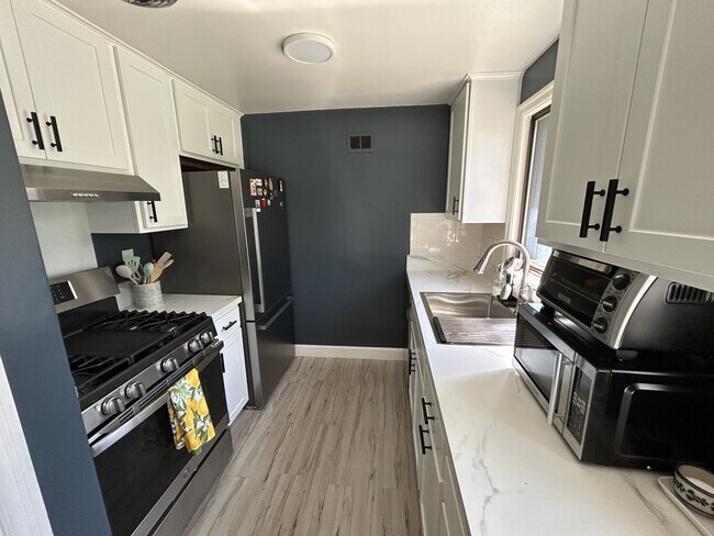 Foto del edificio - 138 Aikens Pl