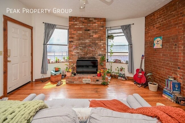 Photo - 3207 Vine St Apartment