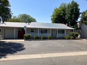Building Photo - 931 Reno Ave