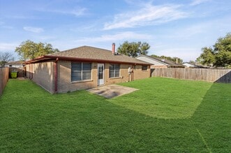 Building Photo - 711 Whippoorwill Dr