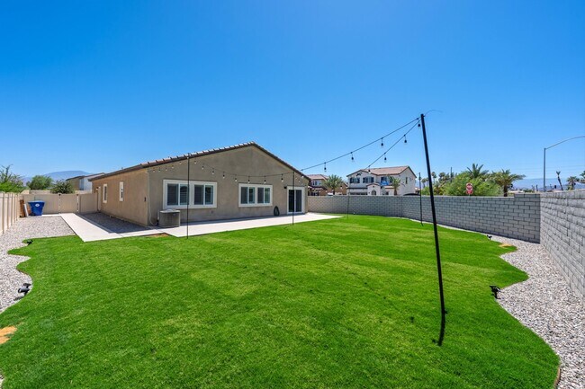Foto del edificio - 83110 Raven Ln