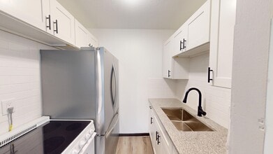 Building Photo - Riveredge Lofts