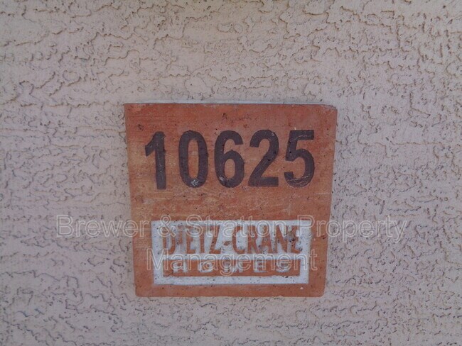 Foto del edificio - 10625 W Hilton Ave