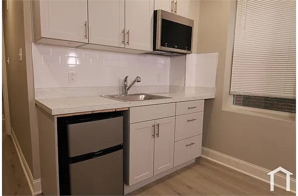 Building Photo - 2144 Bridge St