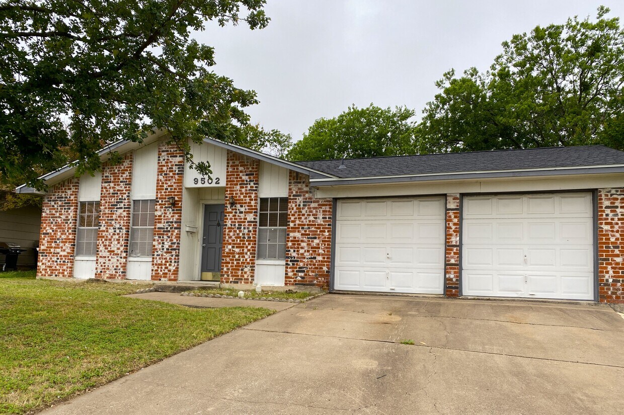 Foto principal - 9502 Quail Ct